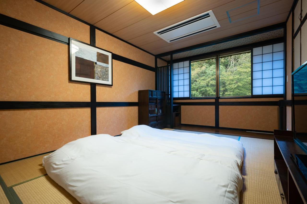 Onsen Guest House Tsutaya Хаконе Экстерьер фото