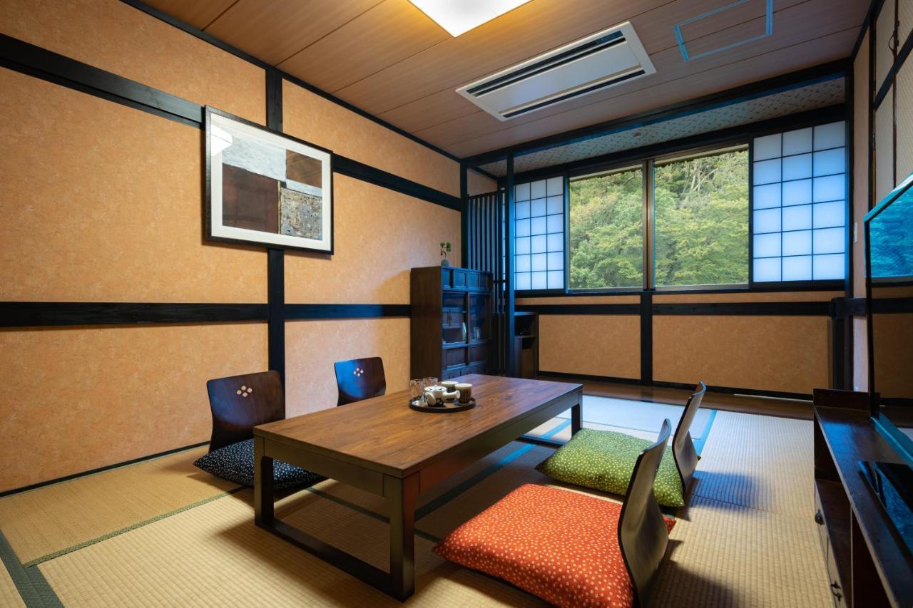 Onsen Guest House Tsutaya Хаконе Экстерьер фото
