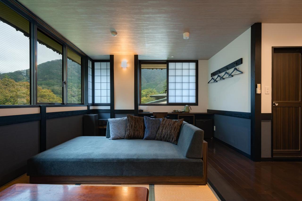 Onsen Guest House Tsutaya Хаконе Экстерьер фото